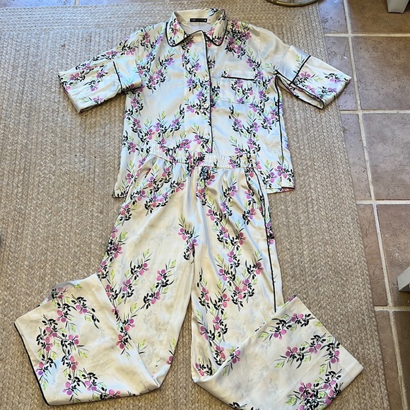 Zara Intimates & Sleepwear Zara Floral Pajamalounge Set Poshmark
